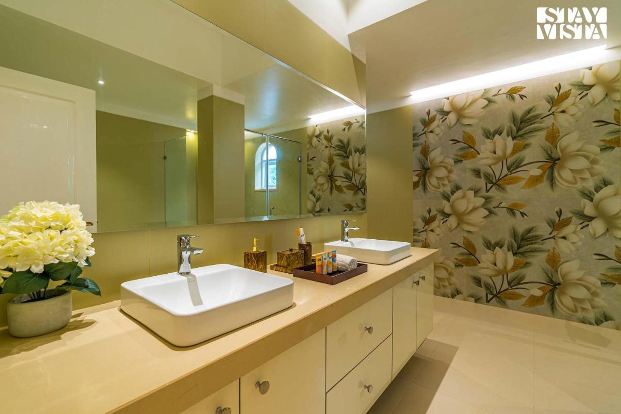 White Whale The Lux Collection By Stayvista Parra Esterno foto